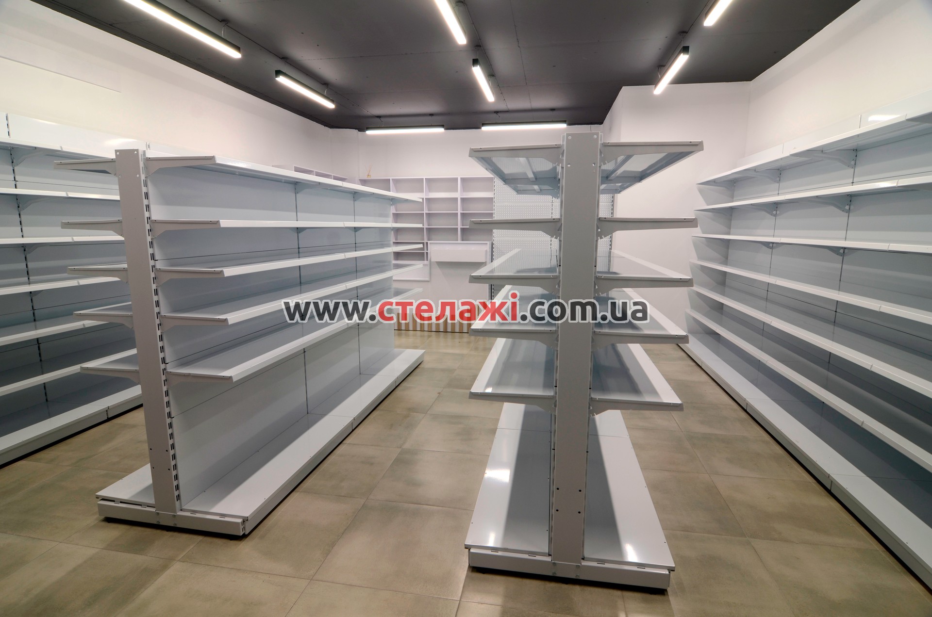 Портфоліо. Стелажі для магазину зоотоварів, Львів